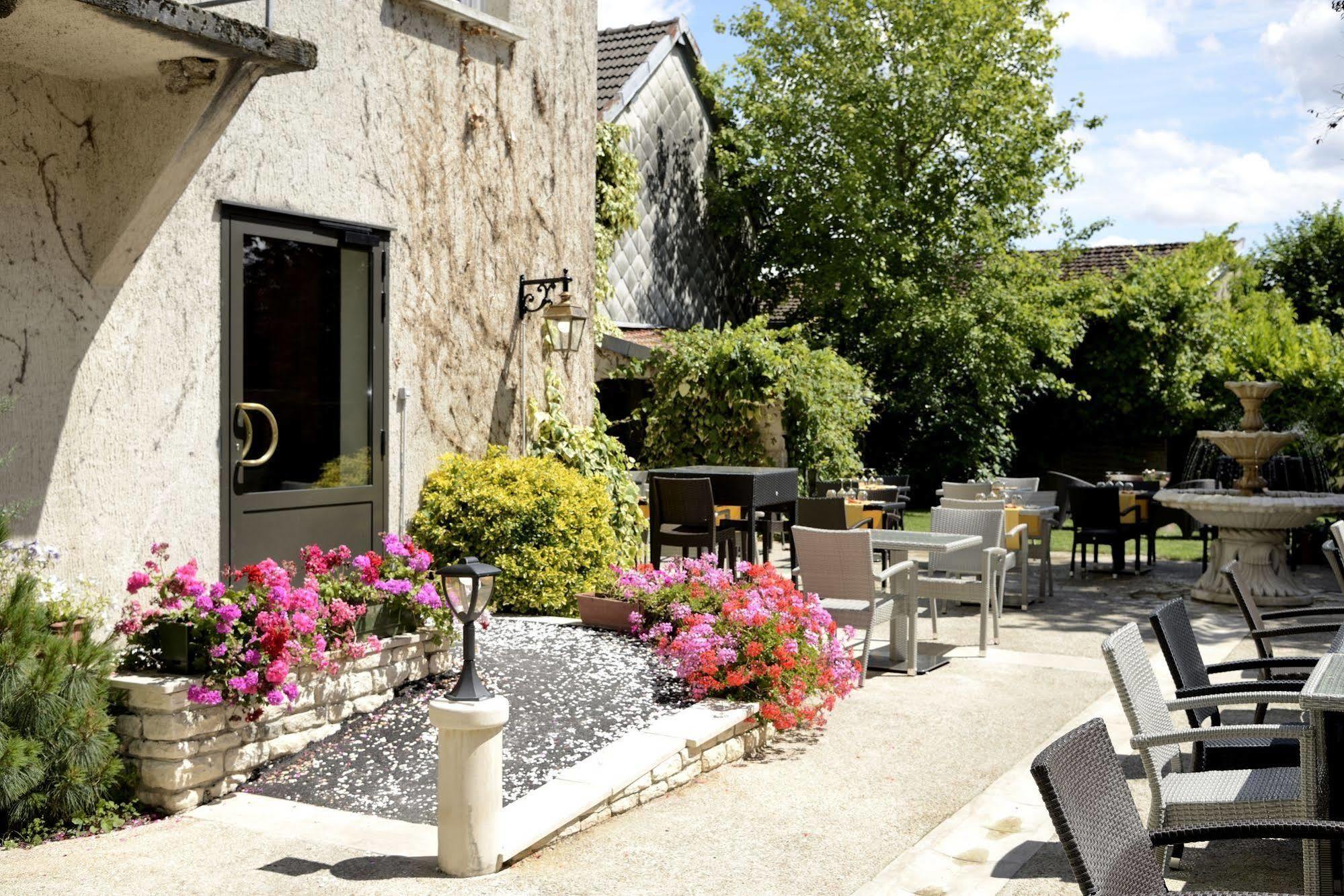 Hotel Logis Le Tadorne 3*